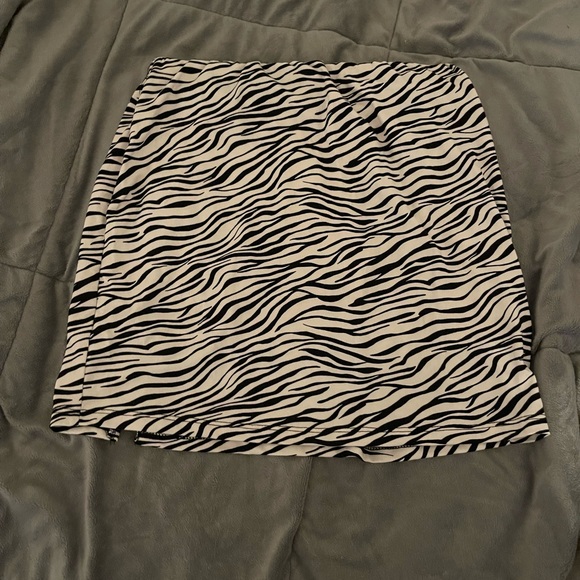 Zebra tight skirt - Picture 2 of 4